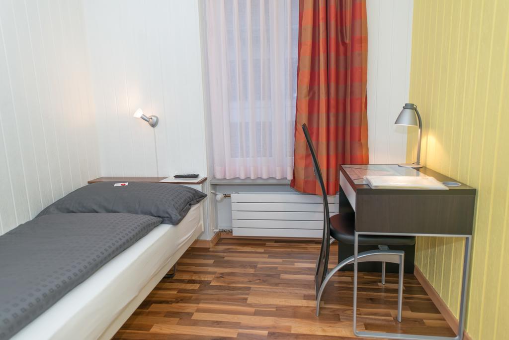 Hotel Rotes Haus Brugg  Ngoại thất bức ảnh