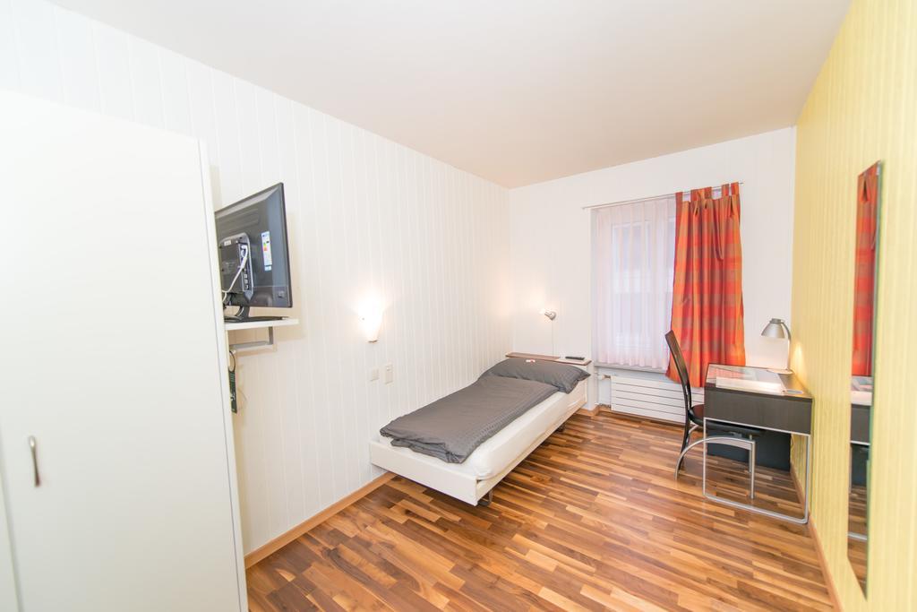 Hotel Rotes Haus Brugg  Phòng bức ảnh