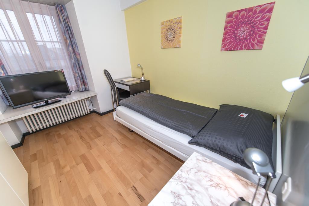 Hotel Rotes Haus Brugg  Ngoại thất bức ảnh