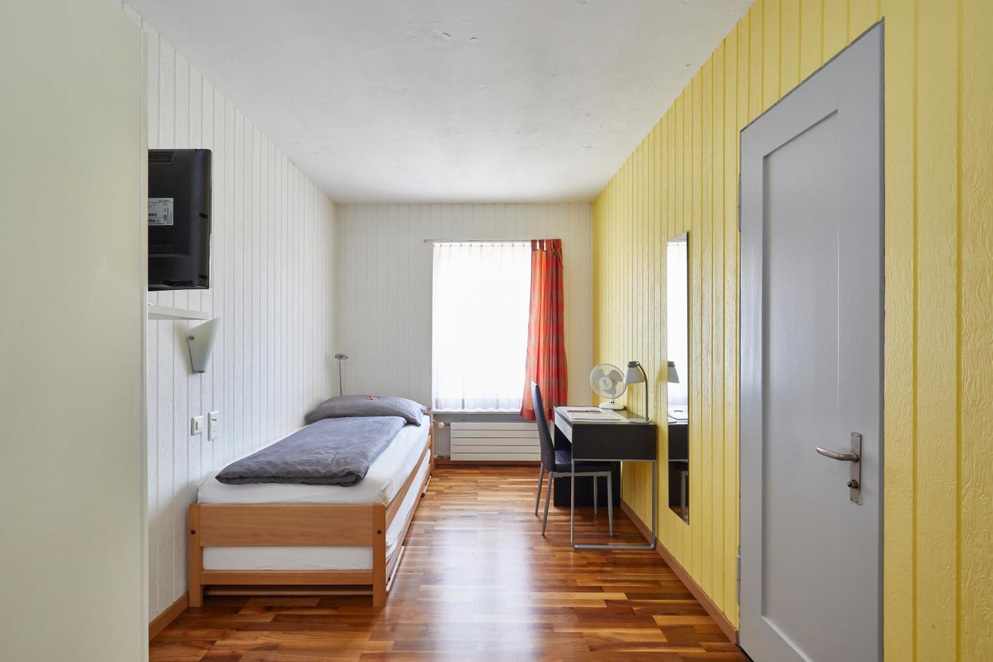 Hotel Rotes Haus Brugg  Ngoại thất bức ảnh