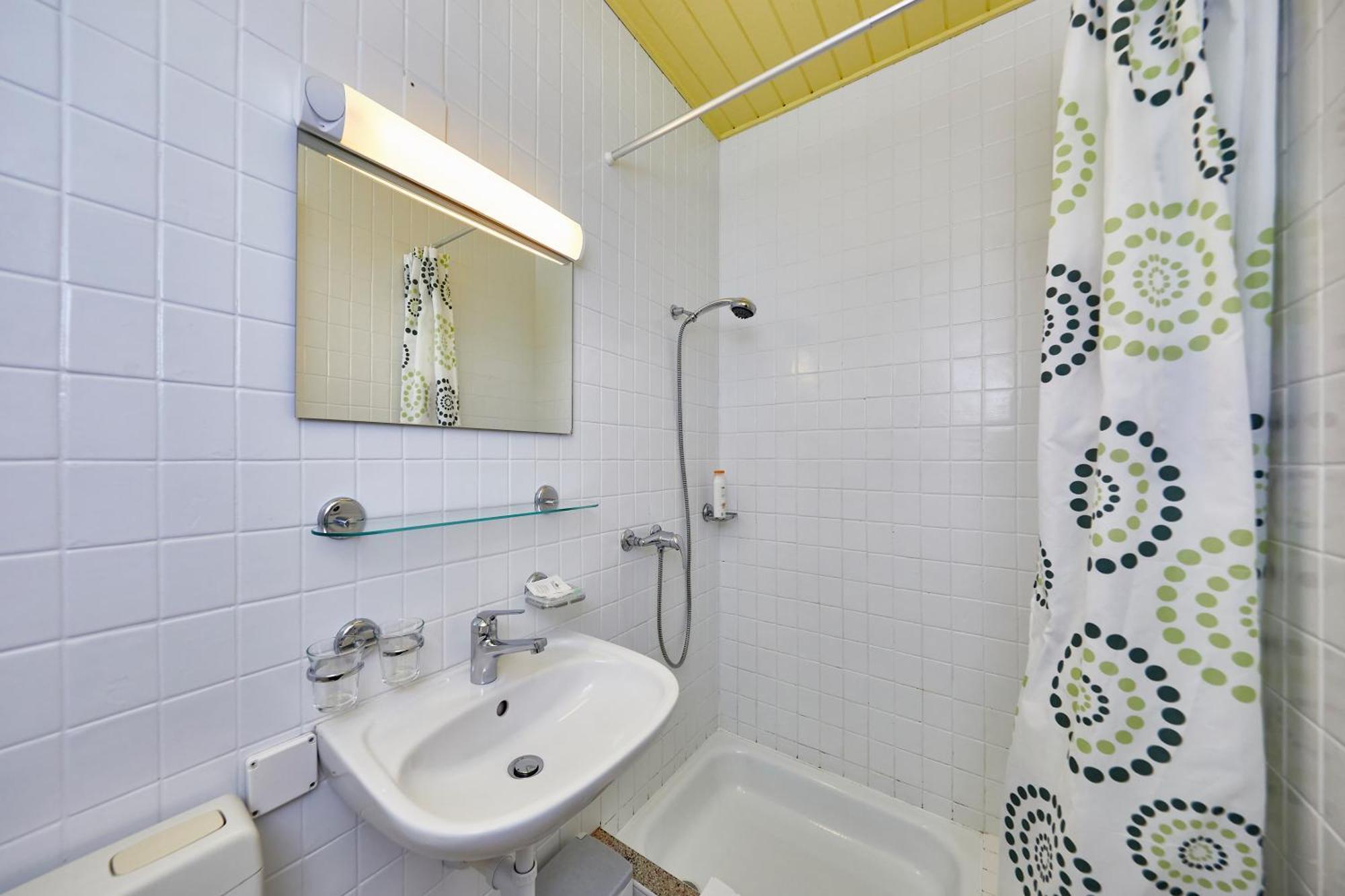 Hotel Rotes Haus Brugg  Ngoại thất bức ảnh