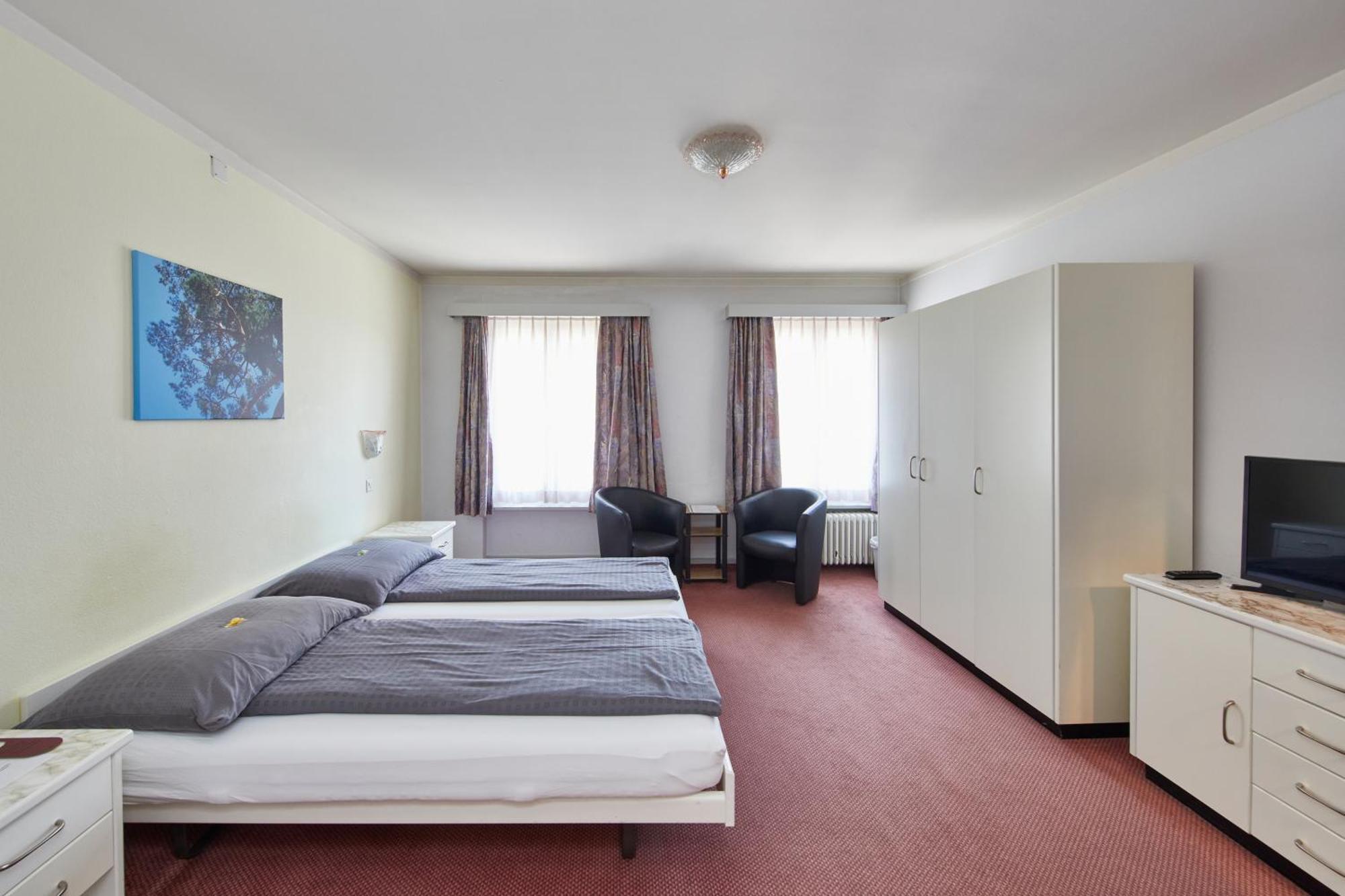 Hotel Rotes Haus Brugg  Ngoại thất bức ảnh